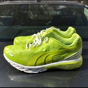 Puma Sneakers (7M/8.5W) Rare